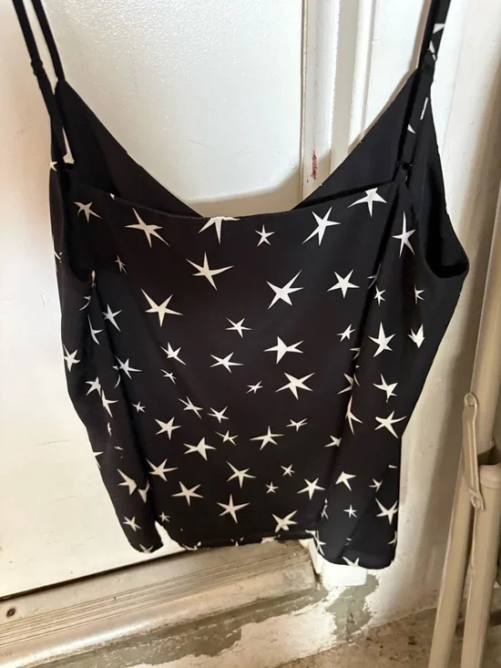 L'AGENCE Black and White Star Print Silk Cami - Picture 3 of 3